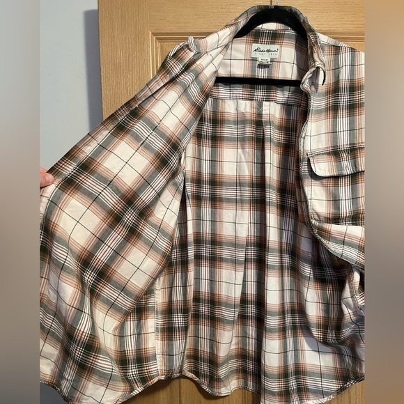 Eddie Bauer Men's Double Pocket Plaid Flannel Button Down Shirt - Picture 8 of 11